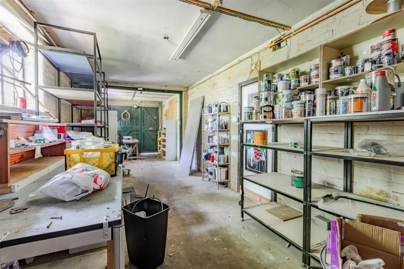 College Lane, East Grinstead, 3 bedroom, House - Detached