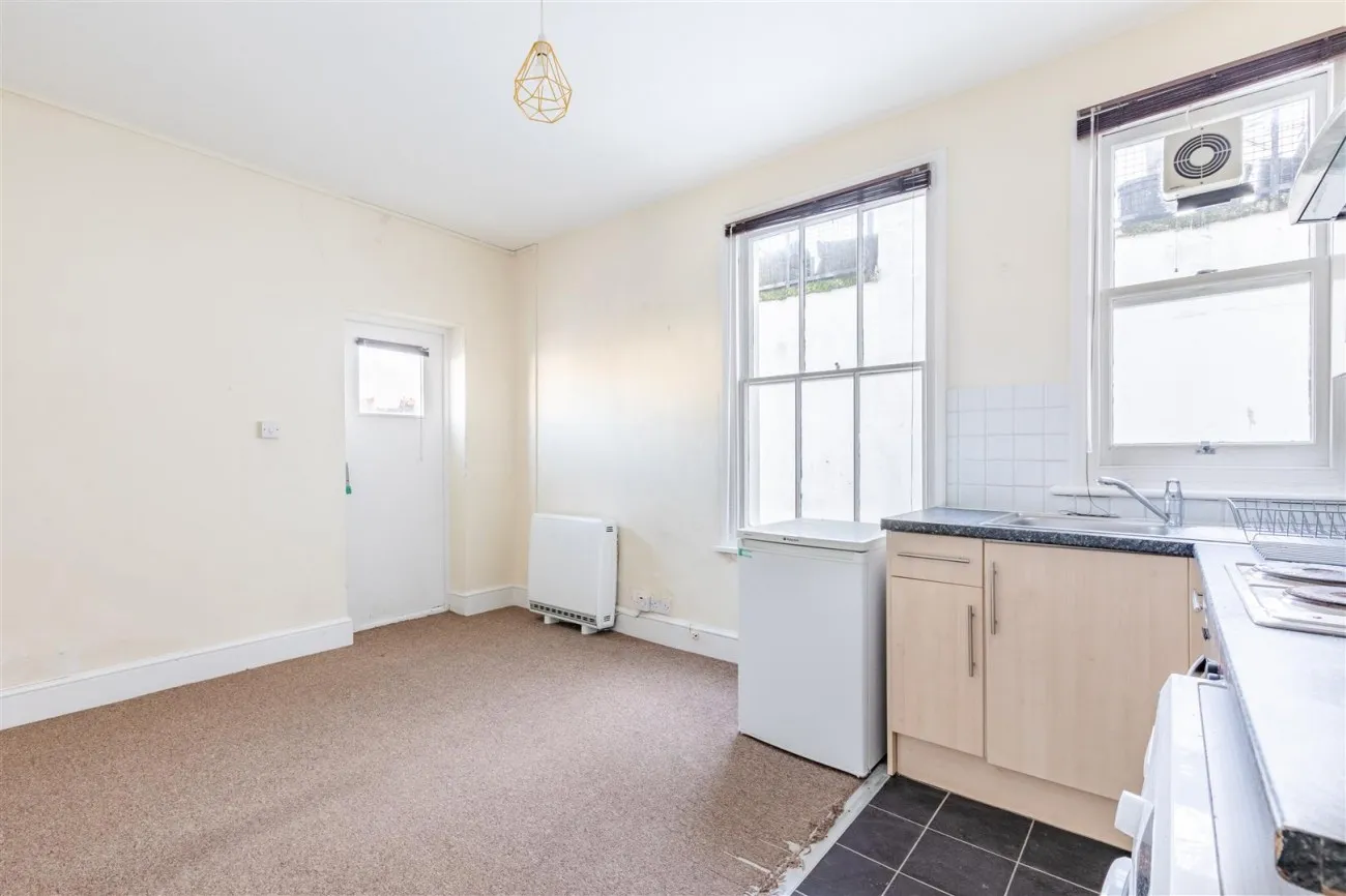 Holland Road, Hove, Apartment