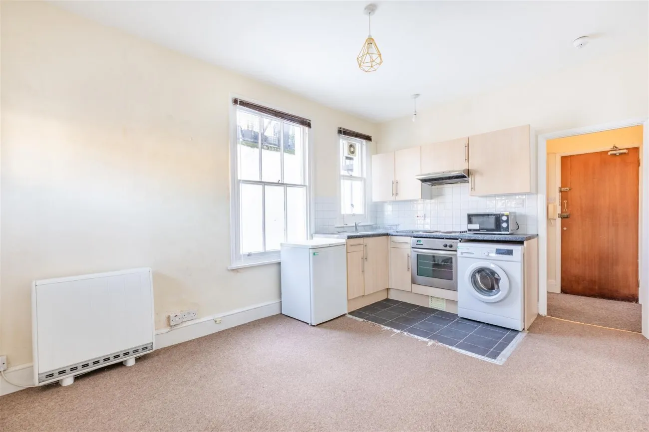 Holland Road, Hove, Apartment