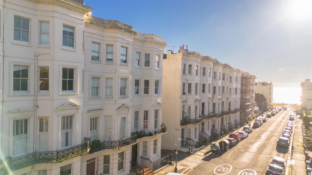 Holland Road, Hove, Apartment