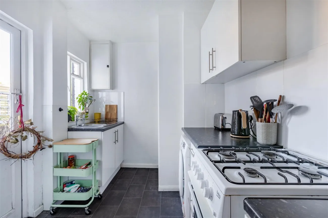 Millers Road, Brighton, 1 bedroom, Apartment