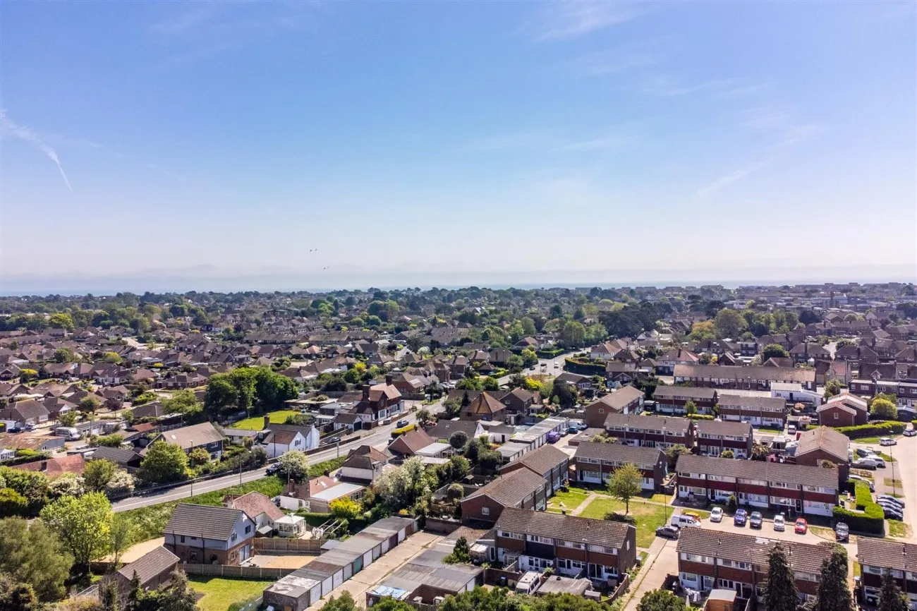 Duncton Road, Rustington, Littlehampton, Garage