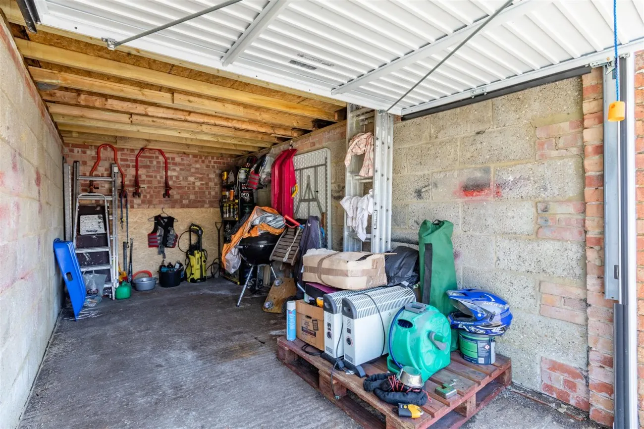 Duncton Road, Rustington, Littlehampton, Garage