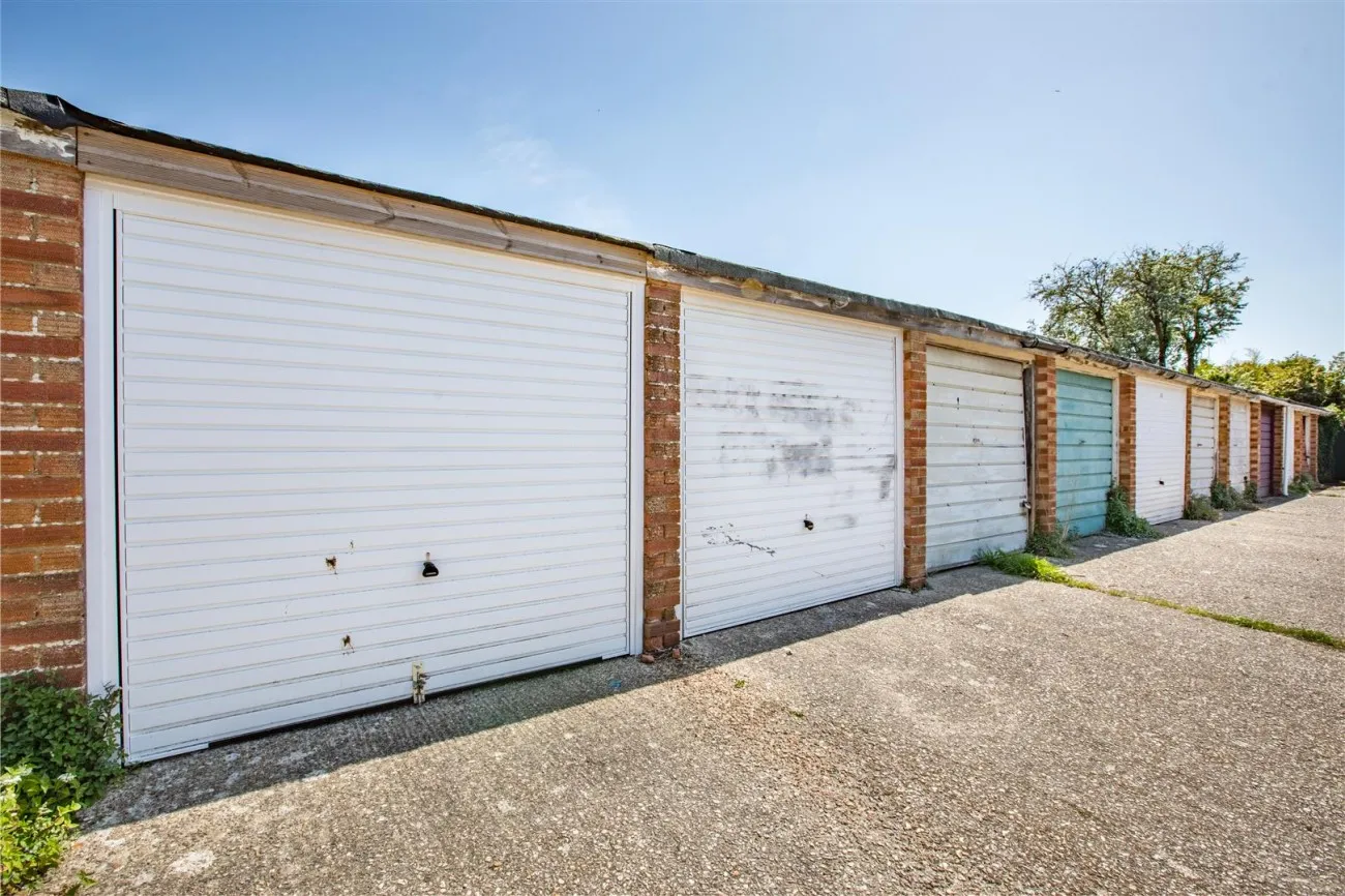 Duncton Road, Rustington, Littlehampton, Garage