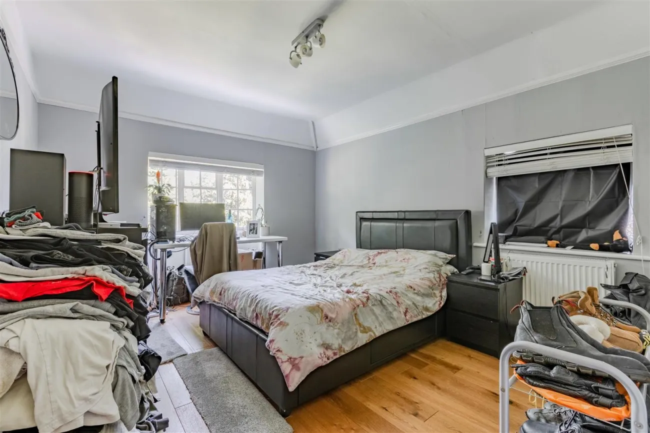 College Lane, East Grinstead, 14 bedroom, House - Detached