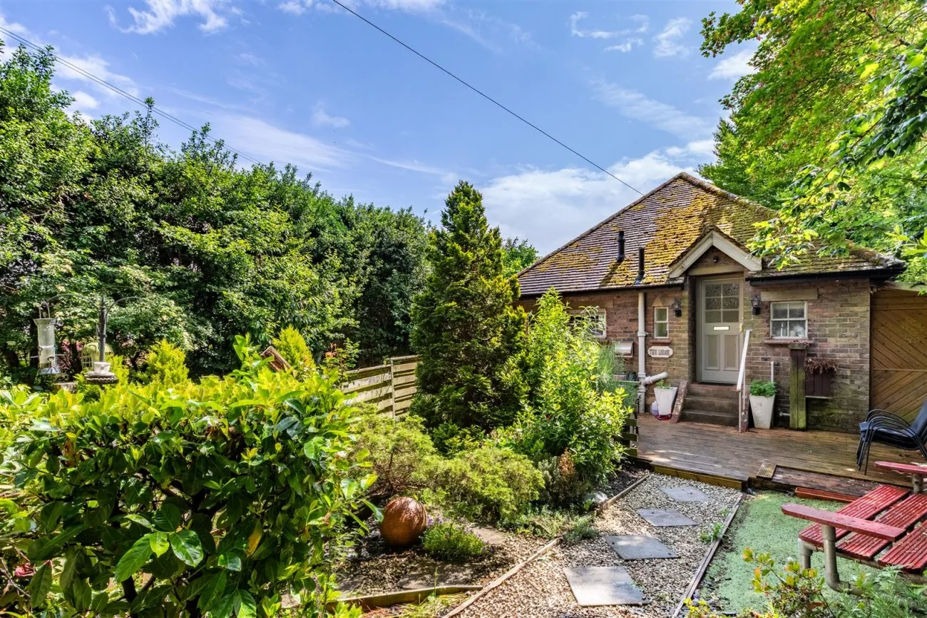 College Lane, East Grinstead, 14 bedroom, House - Detached