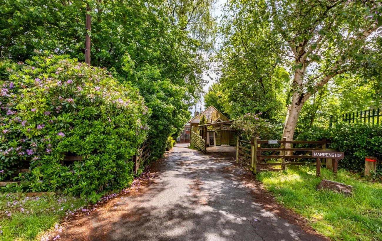 College Lane, East Grinstead, 14 bedroom, House - Detached