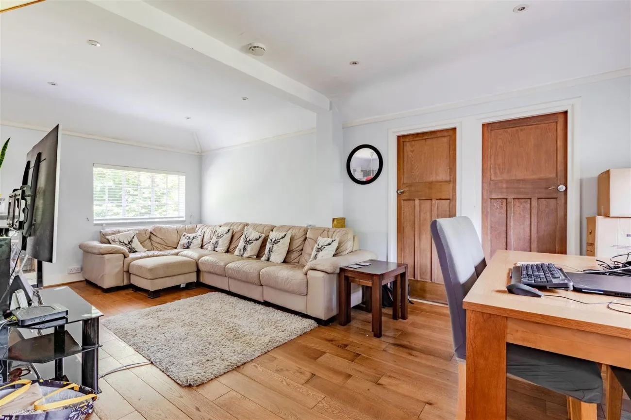 College Lane, East Grinstead, 14 bedroom, House - Detached
