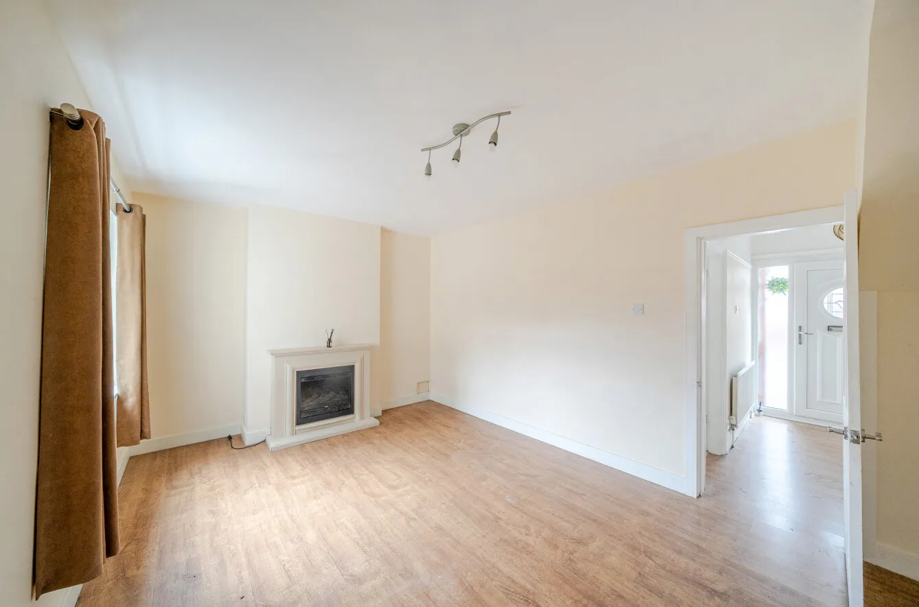 3 bed End of Terrace