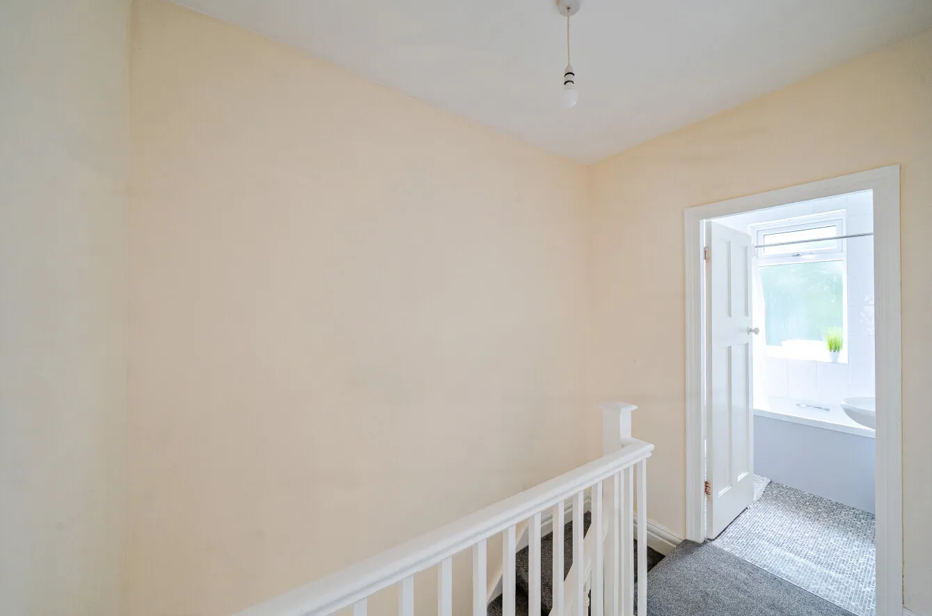 3 bed End of Terrace