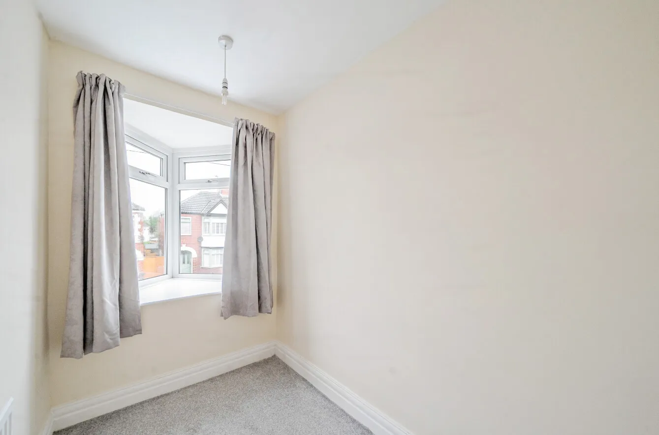 3 bed End of Terrace