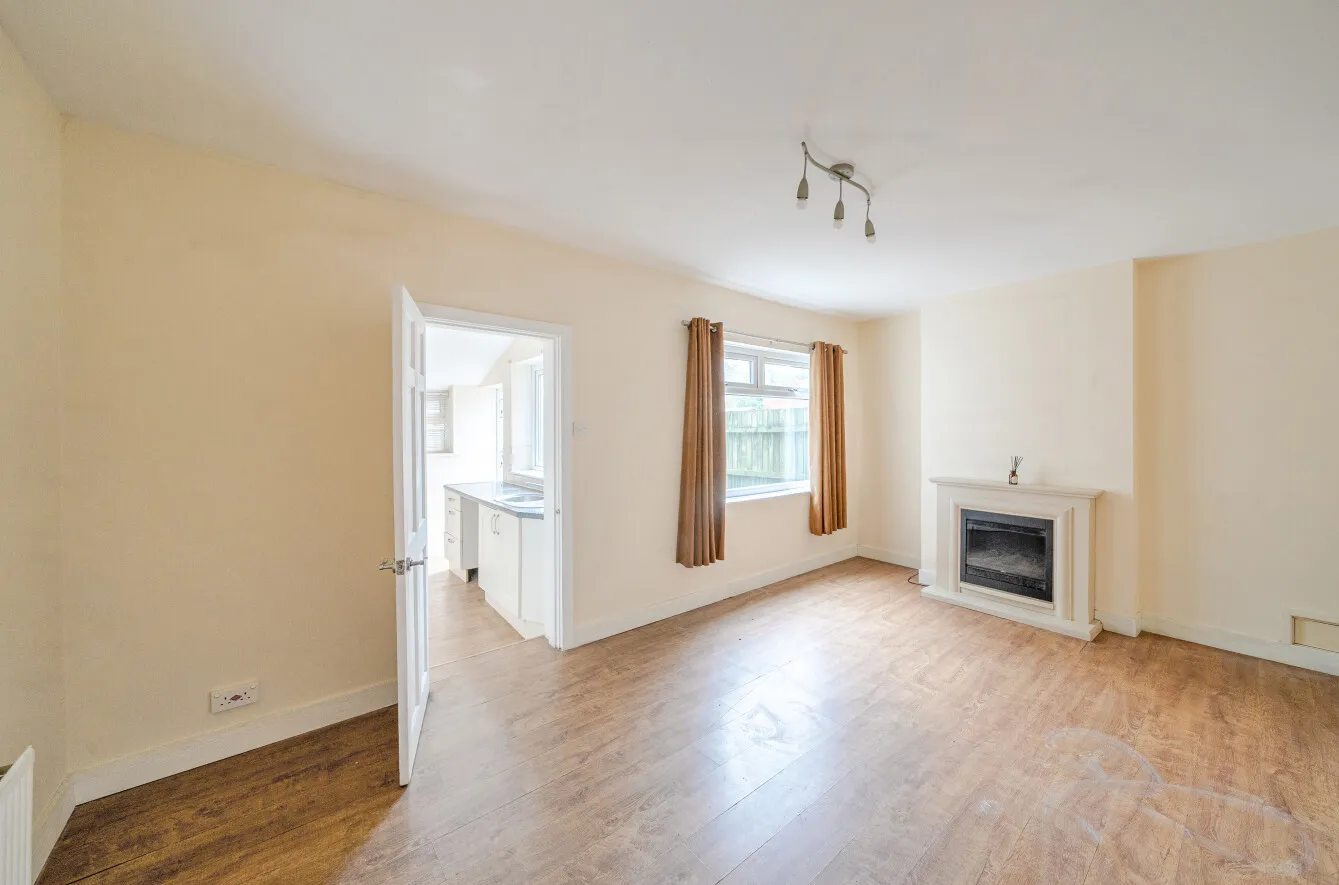 3 bed End of Terrace