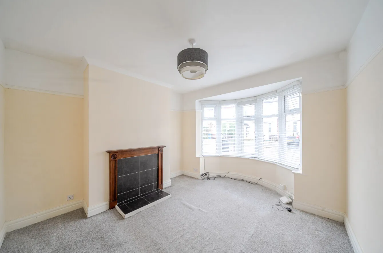 3 bed End of Terrace