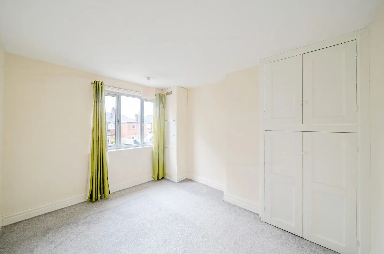 3 bed End of Terrace