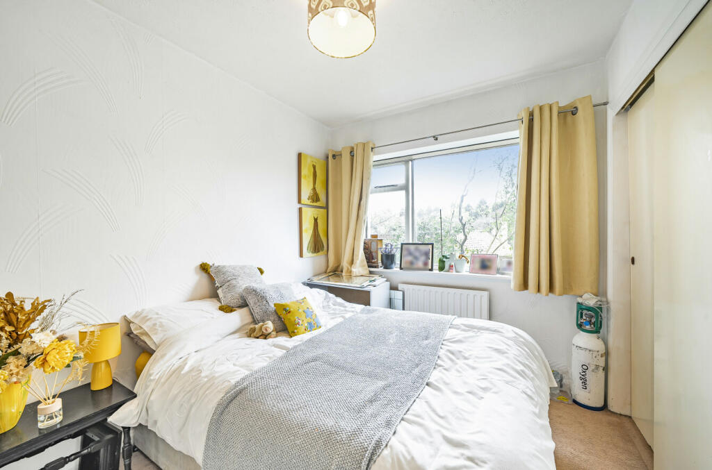 4 bed Detached
