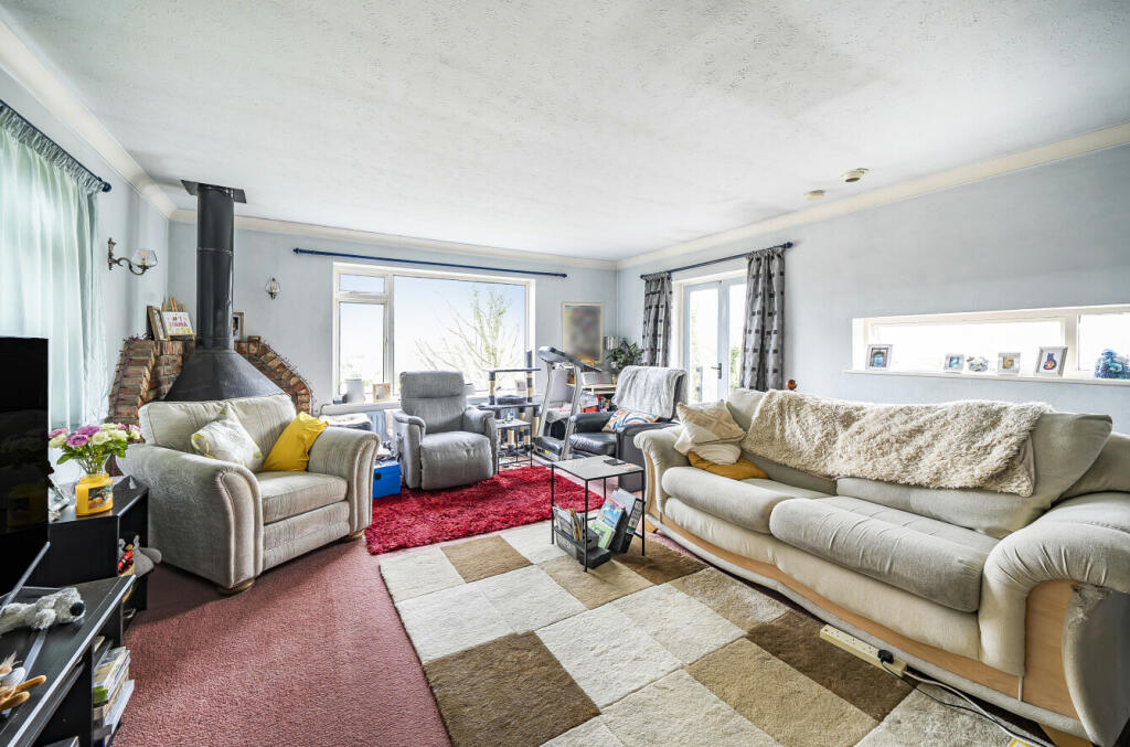 4 bed Detached