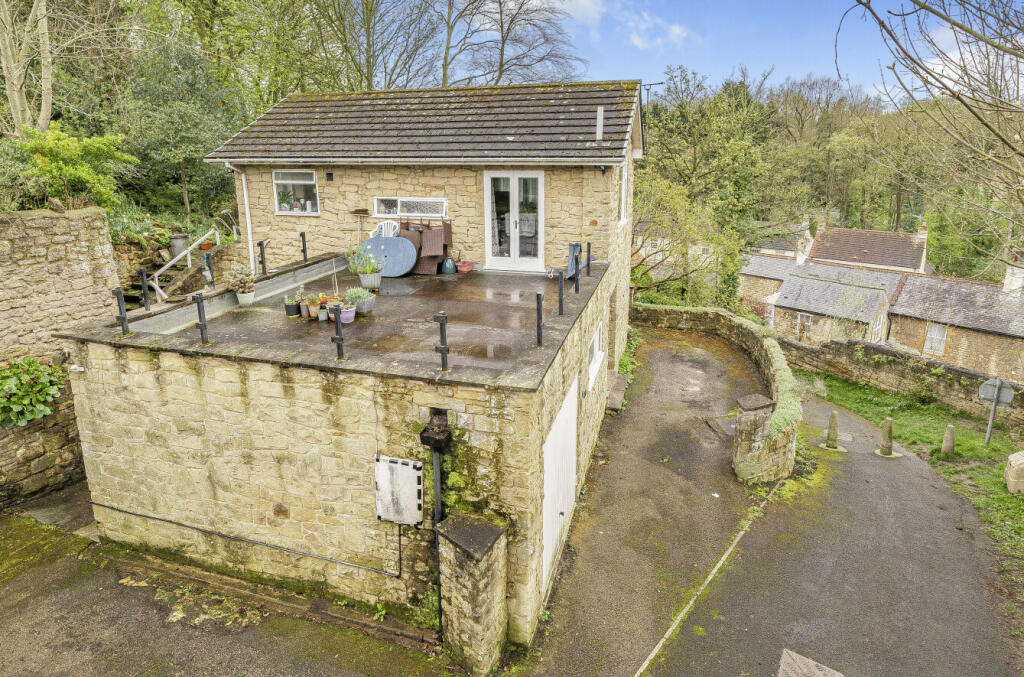 4 bed Detached