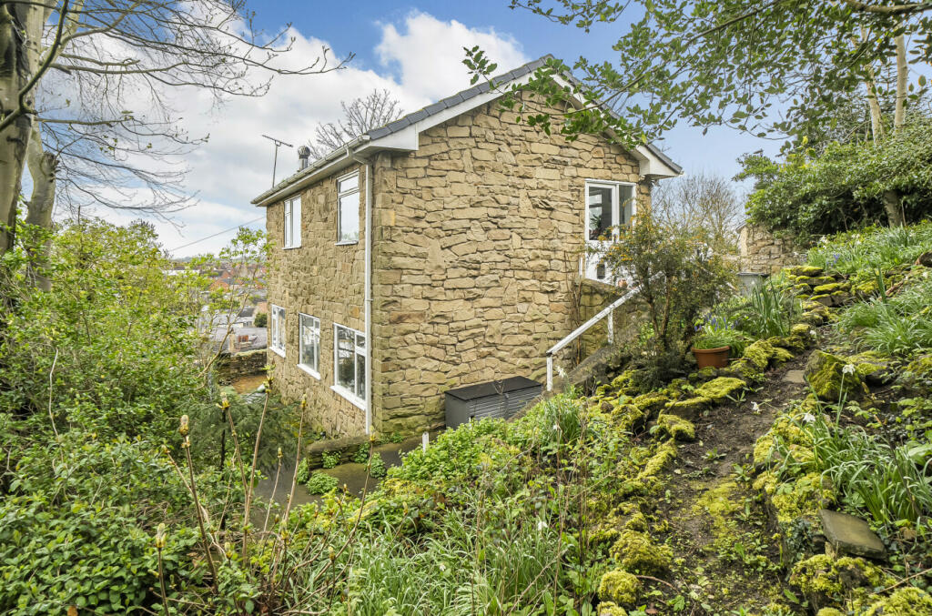 4 bed Detached