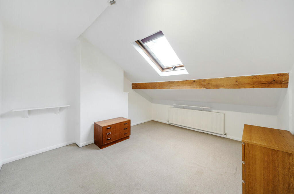 3 bed End of Terrace