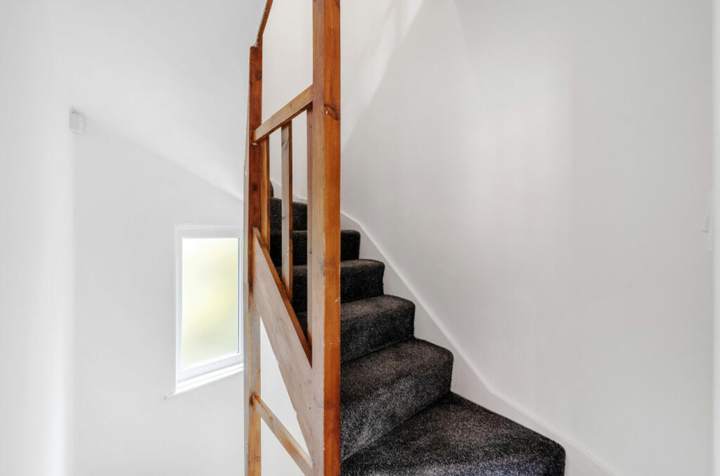 3 bed End of Terrace