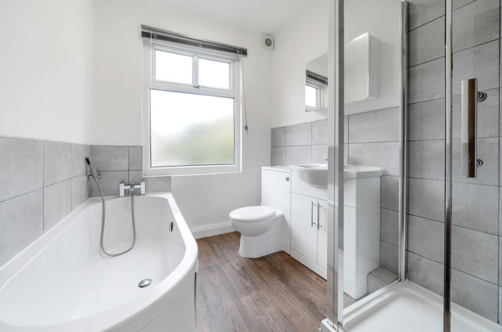 3 bed End of Terrace