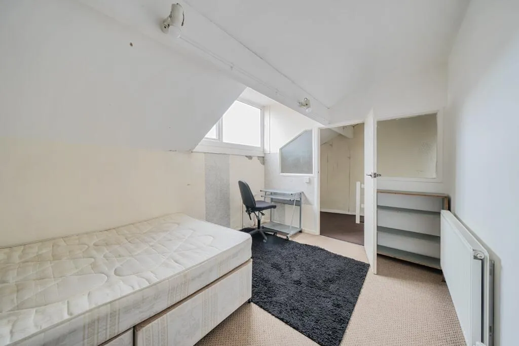 2 bed House