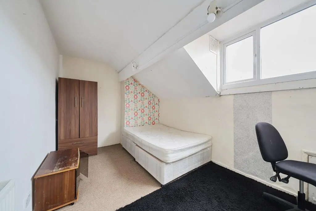 2 bed House