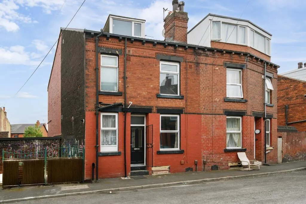 2 bed House