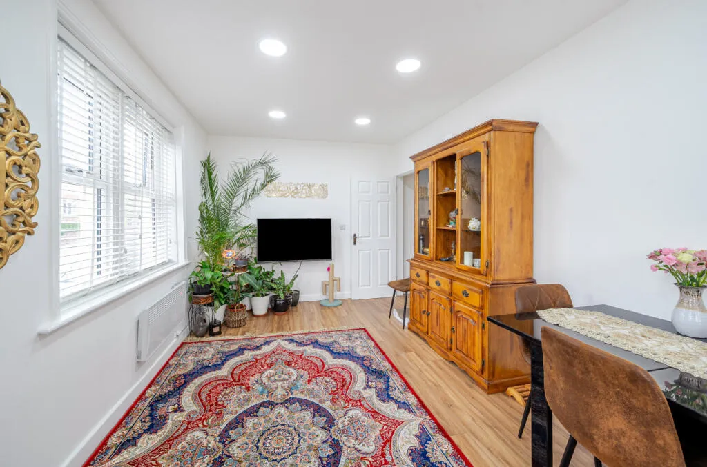 2 bed Mixed Use