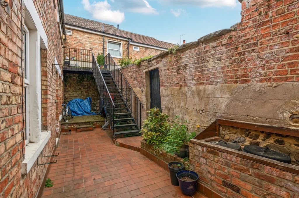 2 bed Apartment