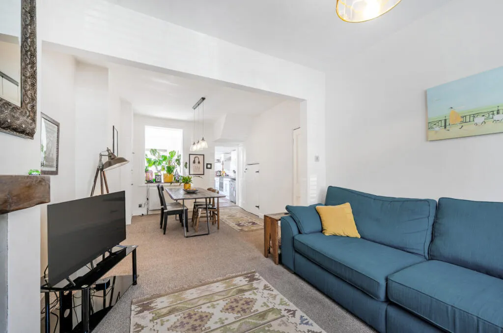 3 bed End of Terrace