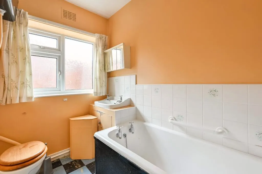 2 bed Detached Bungalow