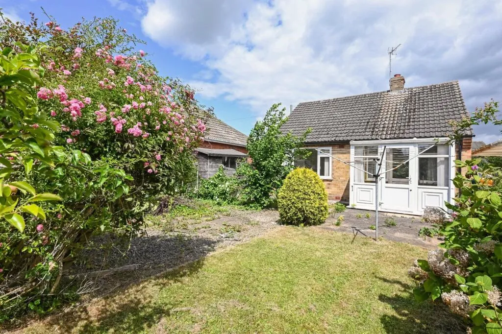 2 bed Detached Bungalow