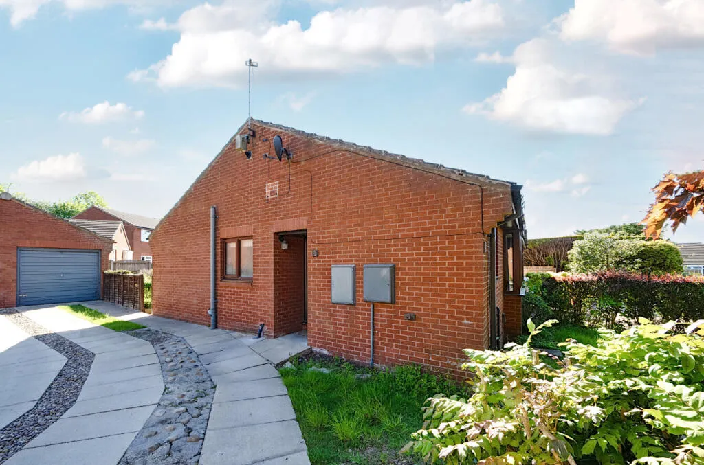 2 bed Semi-Detached Bungalow
