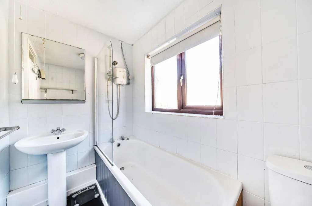 2 bed Semi-Detached Bungalow