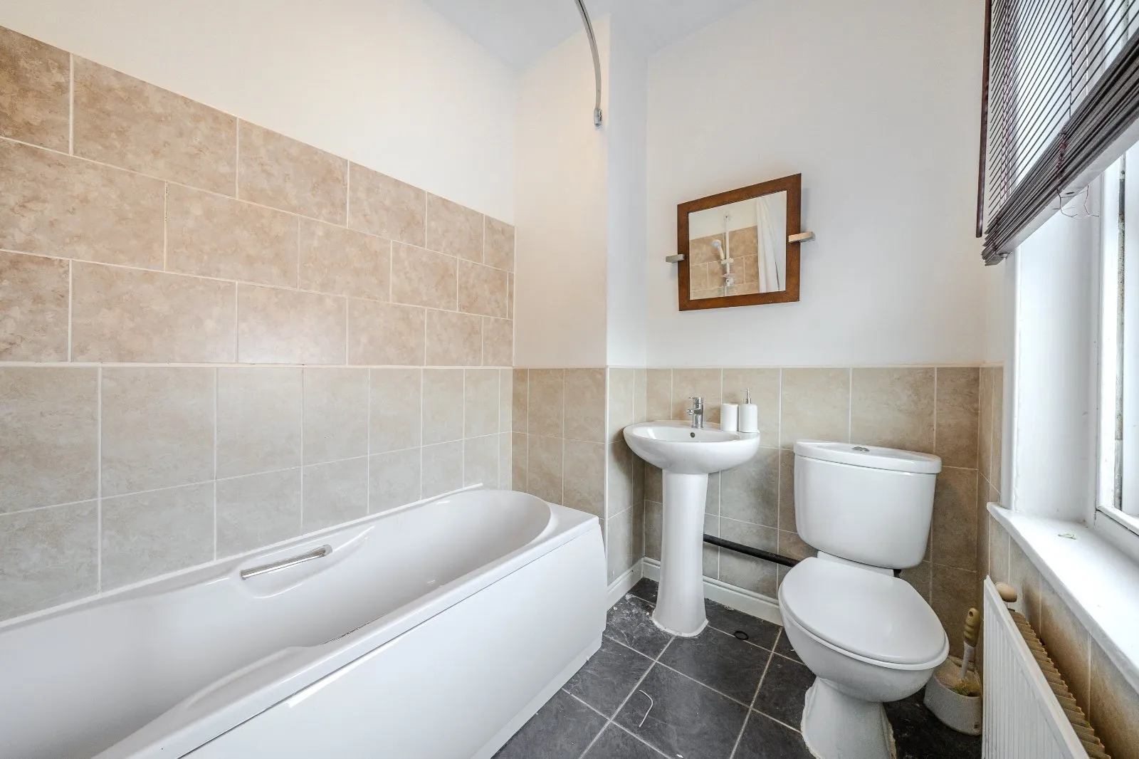 2 bed House