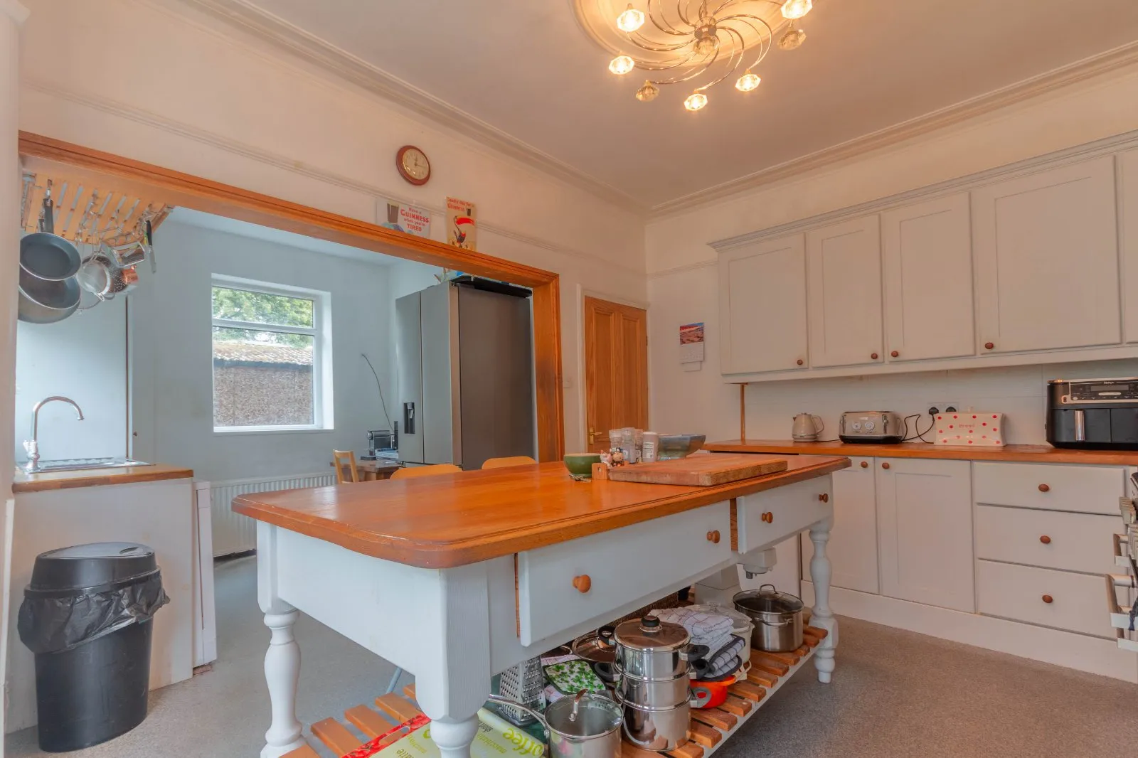 4 bed Semi-Detached