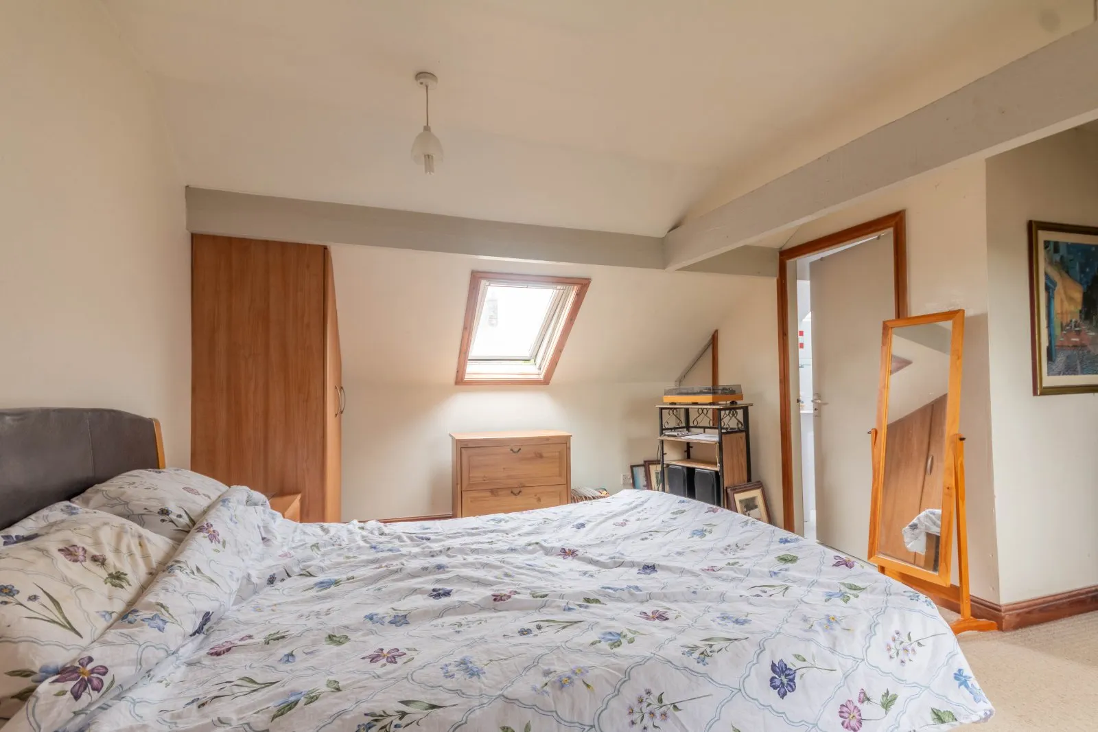 4 bed Semi-Detached