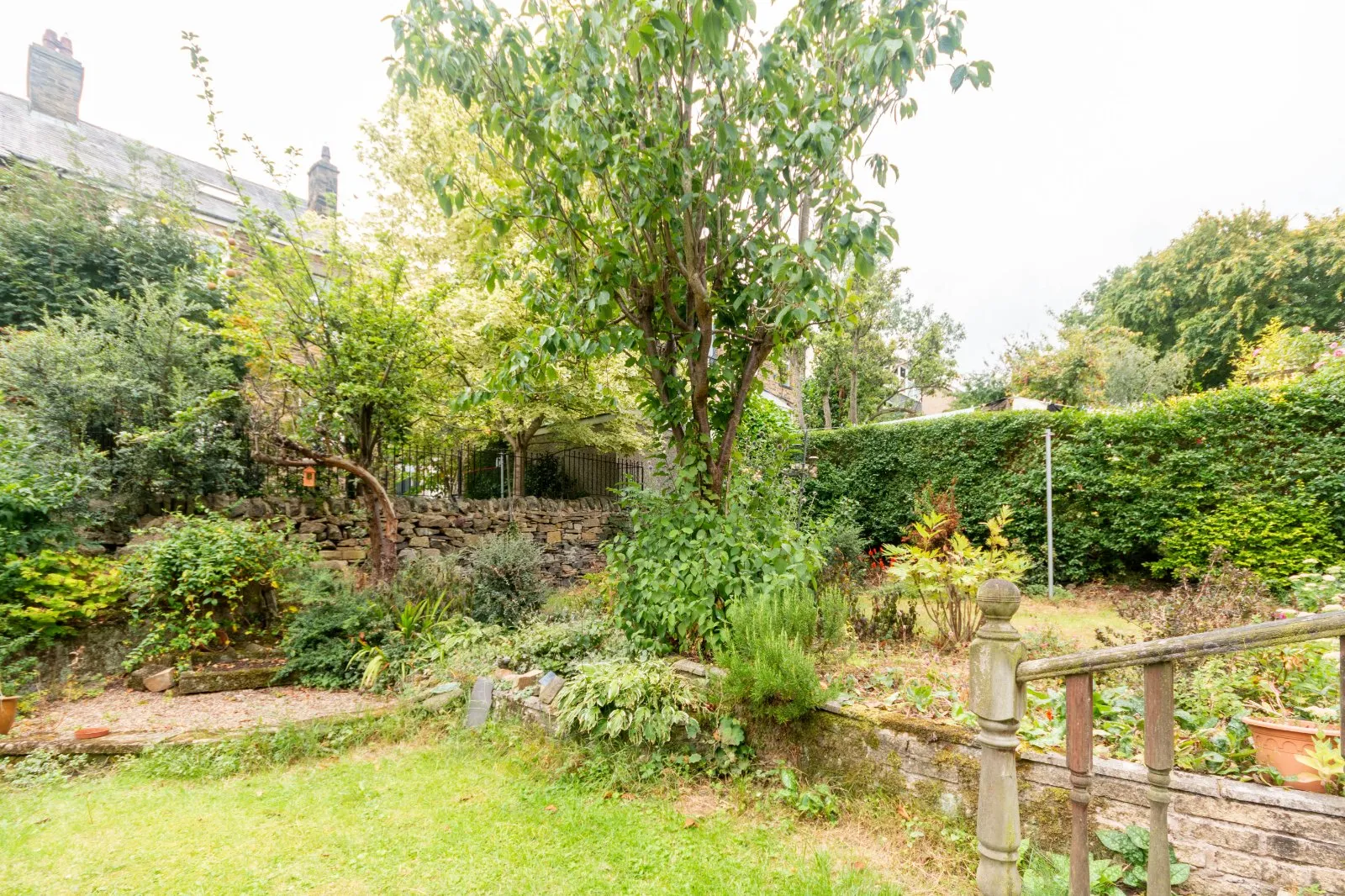 4 bed Semi-Detached