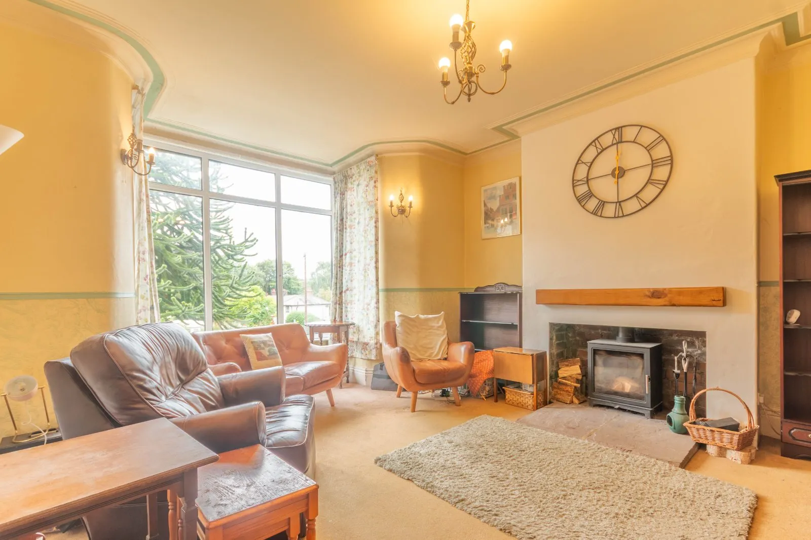 4 bed Semi-Detached
