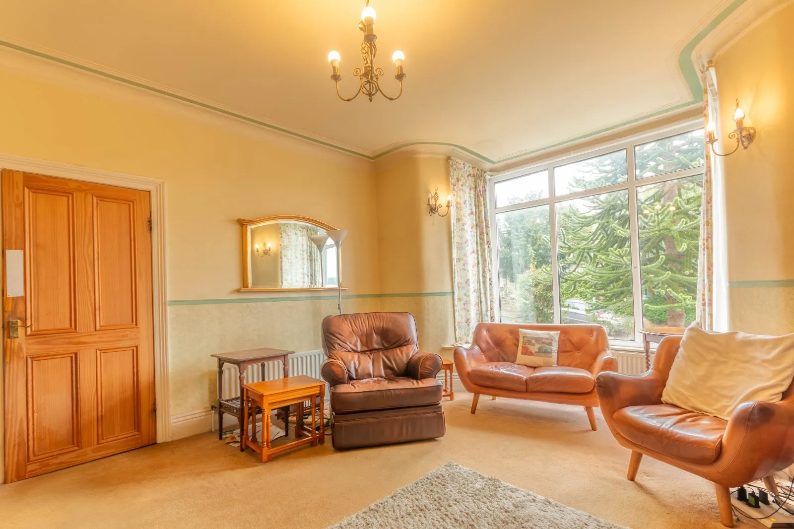 4 bed Semi-Detached