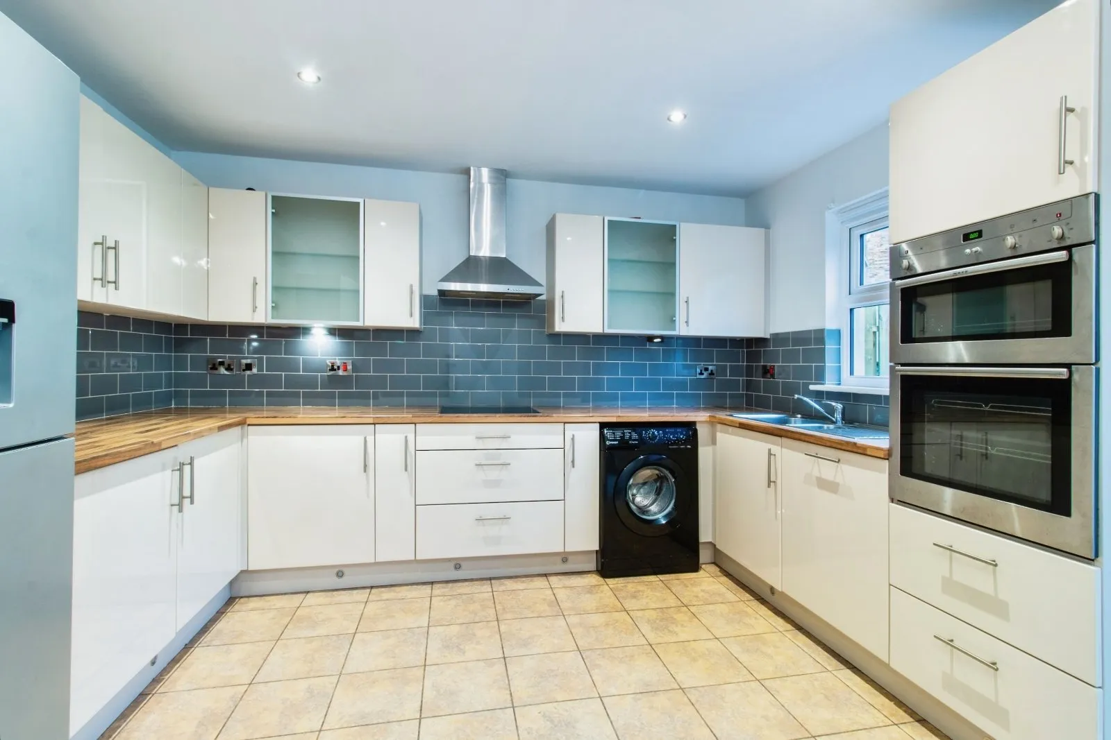 4 bed End of Terrace