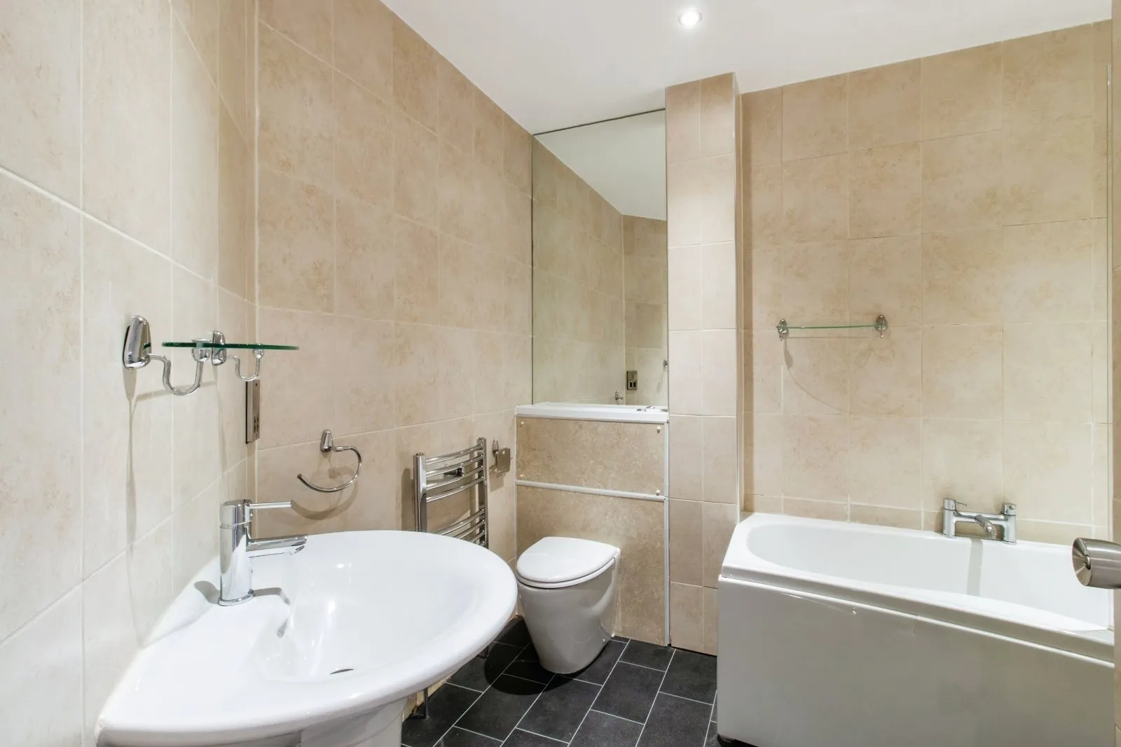 4 bed End of Terrace