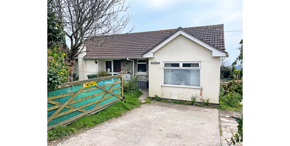 3 bedroom bungalow for improvement