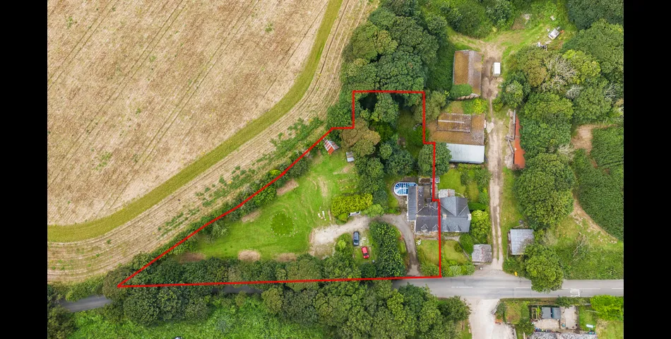 4/5 bedroom semi-detached house with 3/4 acre garden