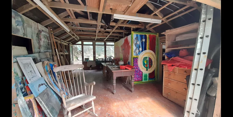 1 Acre of Woodland & Studio
