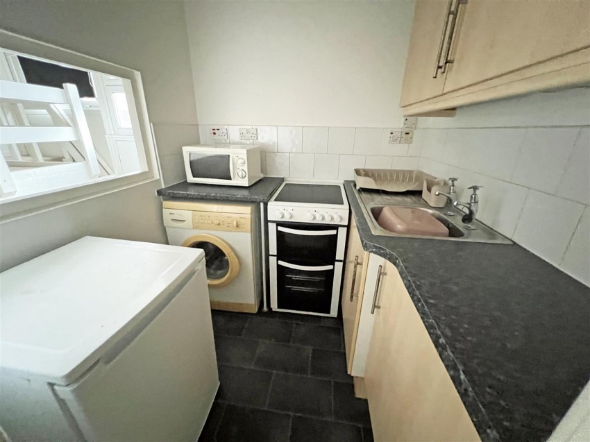 Ground Floor Front Flat, 74, North Street, Bedminster, Bristol, BS3 1HJ