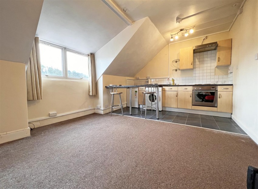 Flat 5, 401, Bath Road, Arnos Vale, Bristol, BS4 3EZ