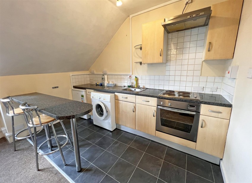 Flat 5, 401, Bath Road, Arnos Vale, Bristol, BS4 3EZ