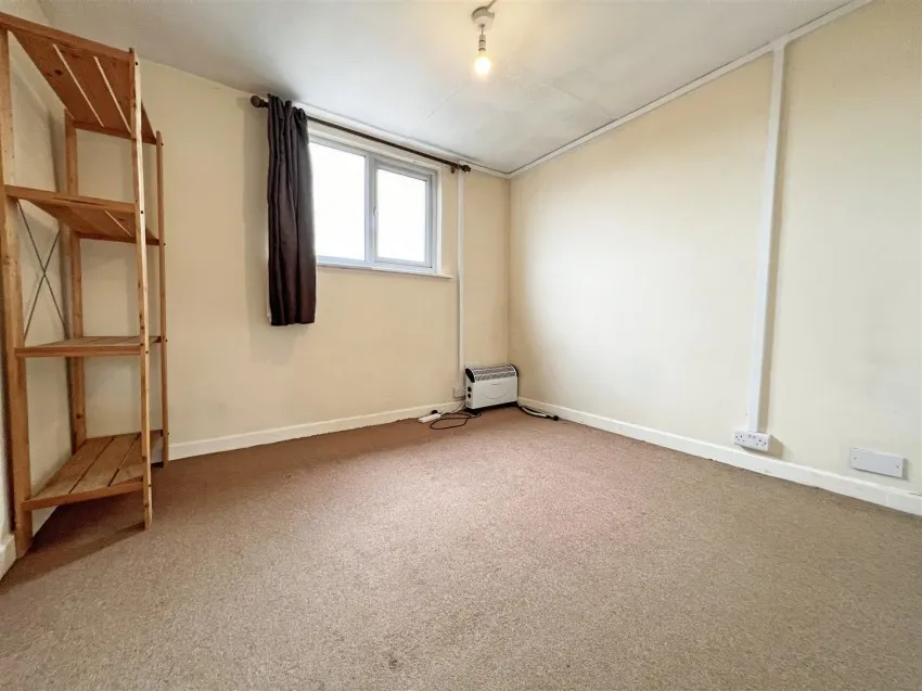 Flat 5, 401, Bath Road, Arnos Vale, Bristol, BS4 3EZ